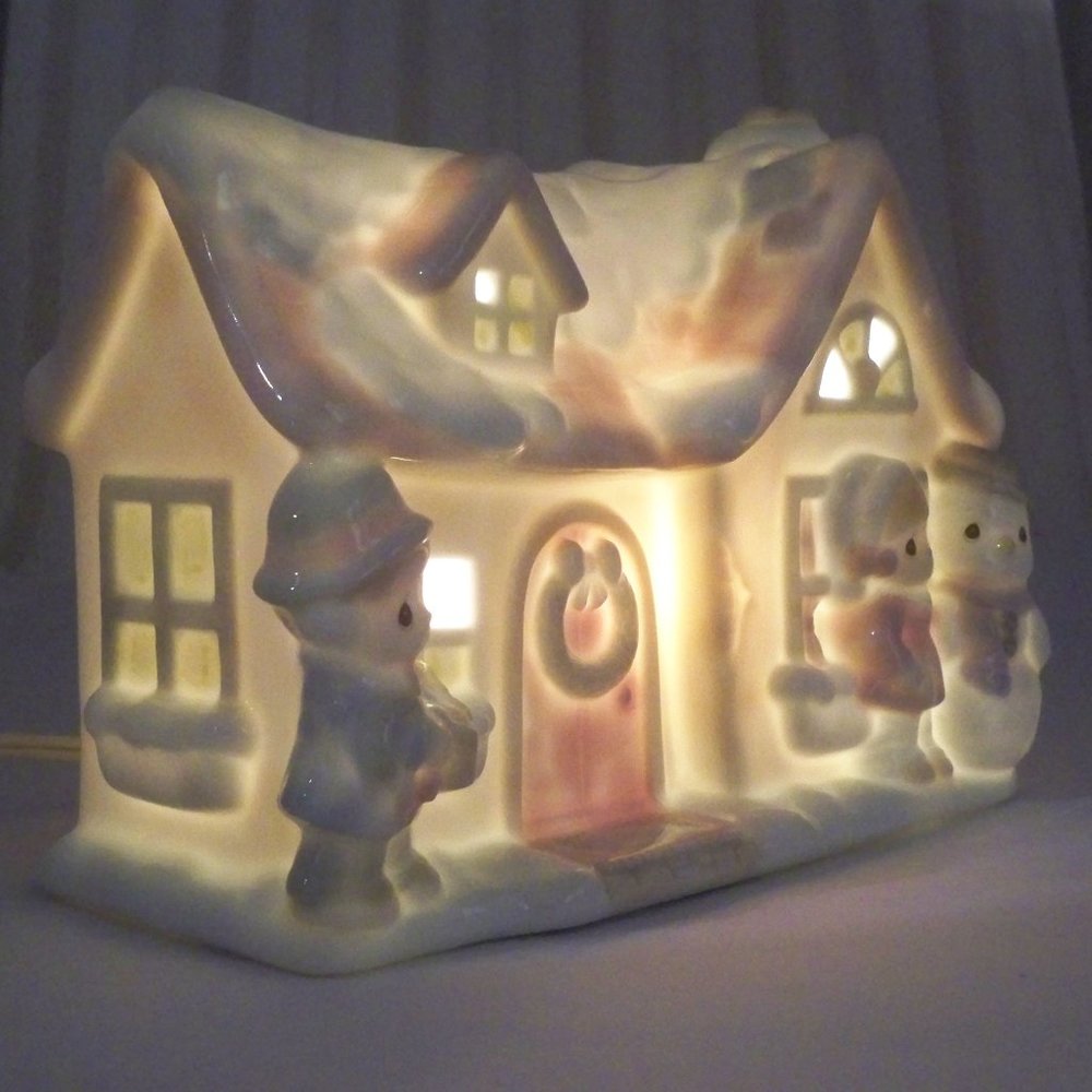 NEW Precious Moments Sugar Town House NightLight 1994